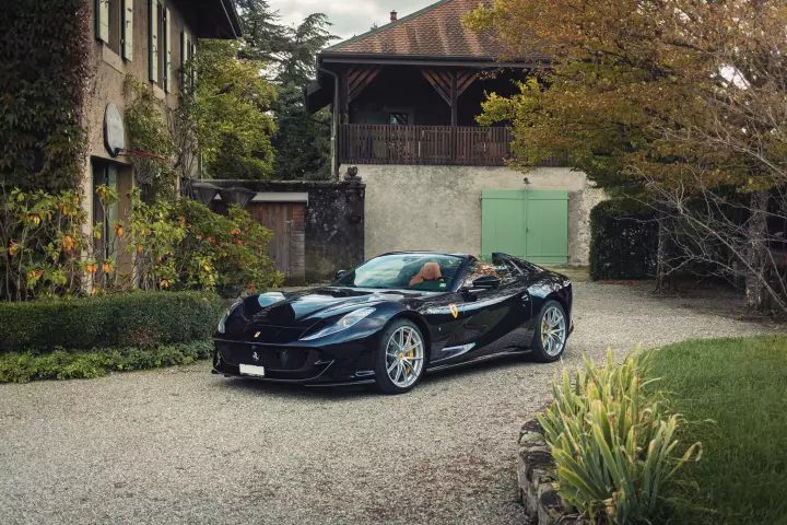 Ferrari in Blu America — 812 GTS (carpaints.co)