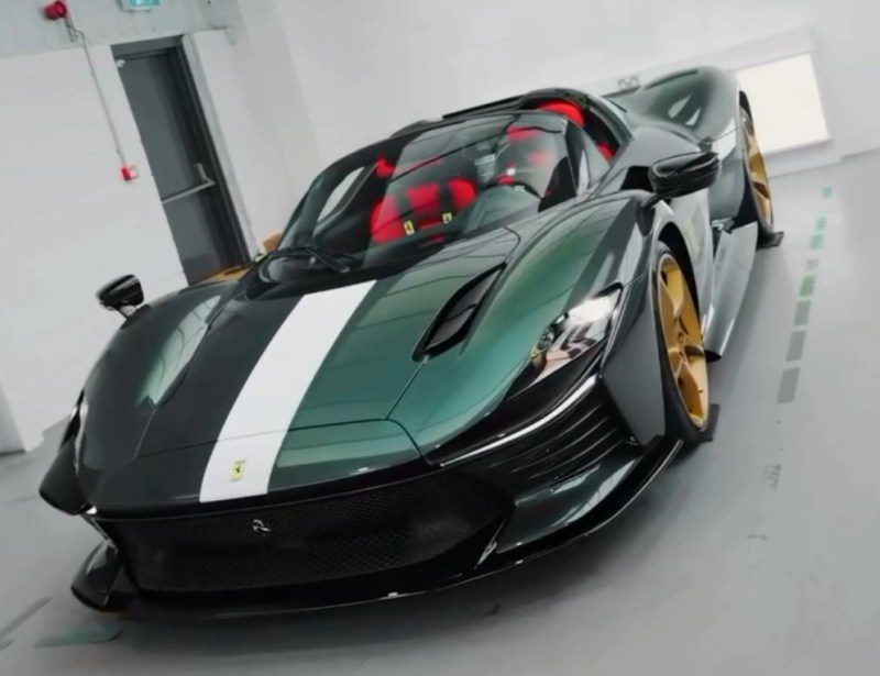 Ferrari in Exposed Malachite Green (Ferrari Colors blog)