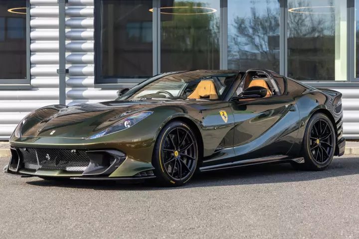 Ferrari in Verde Volterra — 812 Competizione A (carpaints.co)