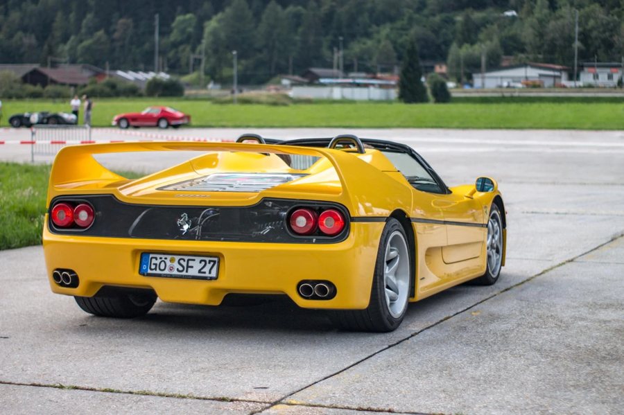 Ferrari in Giallo Modena — F50 (ROSSOautomobili)