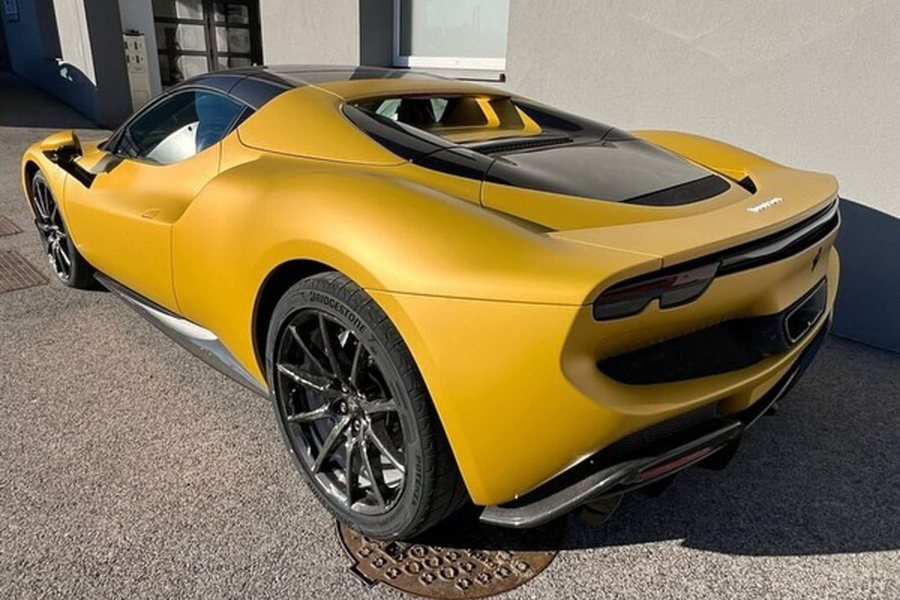 Ferrari in Giallo Montecarlo Opaco — 296 GTS (ROSSOautomobili)