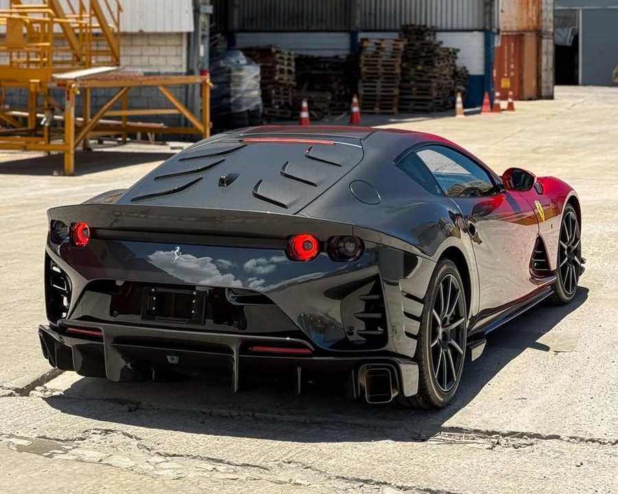Ferrari in Grigio Asfalto — 812 Competizione (ROSSOautomobili)