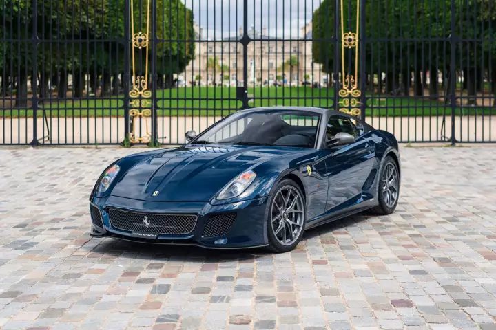 Ferrari in Blu Scozia — 599 GTO (carpaints.co)
