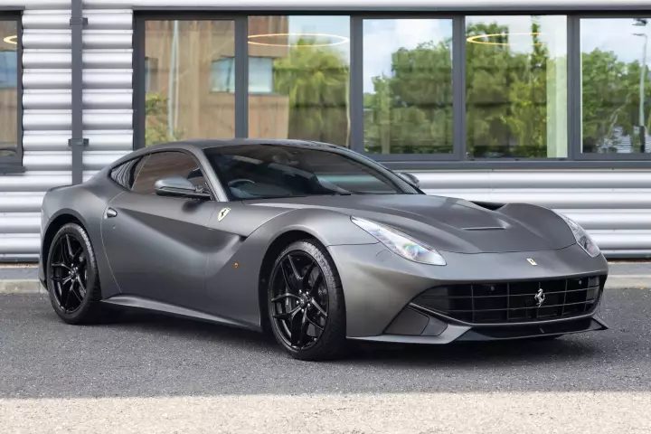 Ferrari in Grigio Silverstone Opaco — F12 Berlinetta (carpaints.co)