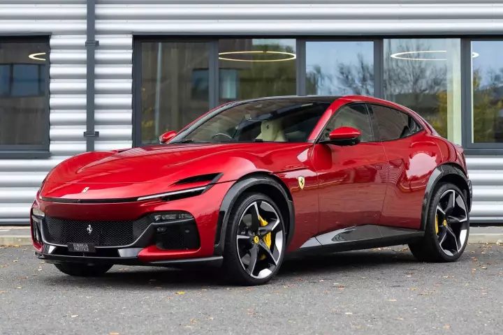 Ferrari in Rosso Maranello — Purosangue (carpaints.co)