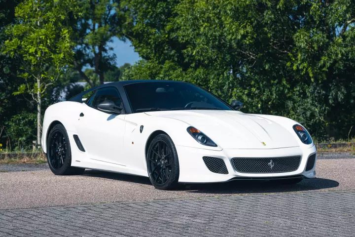 Ferrari in Bianco Avus — 599 GTO (carpaints.co)