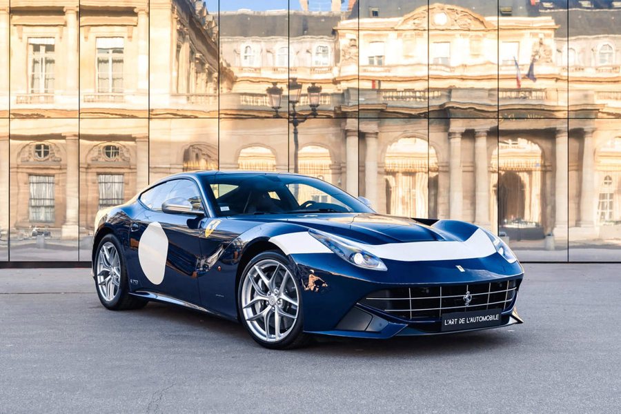 Ferrari in Indigo Blau — F12berlinetta (ROSSOautomobili)