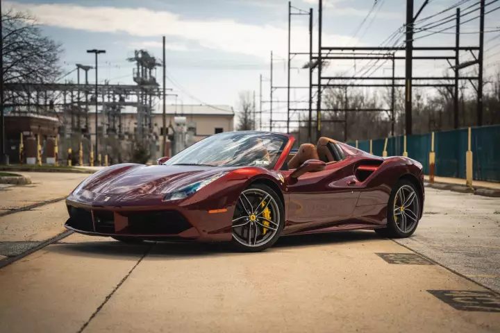 Ferrari in Rubino Micalizzato — 488 Spider (carpaints.co)