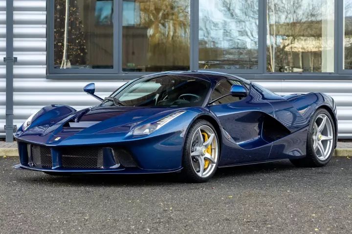 Ferrari in Blu NART — LaFerrari (carpaints.co)