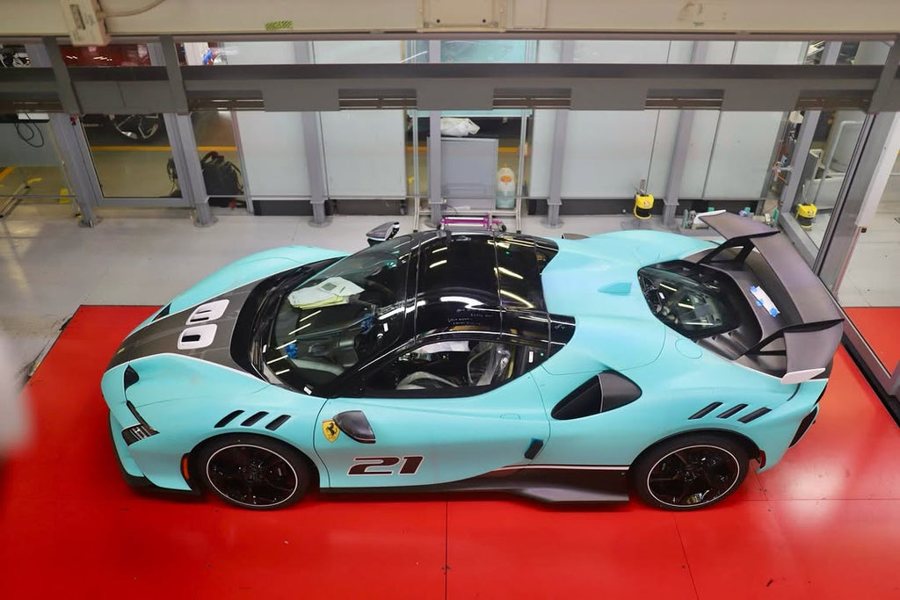 Ferrari in Matt Blu Acquamarina — SF90 XX Spider (ROSSOautomobili)