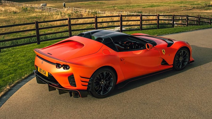 Ferrari in Milky Orange Opaco — 812 Competizione Aperta (ROSSOautomobili)