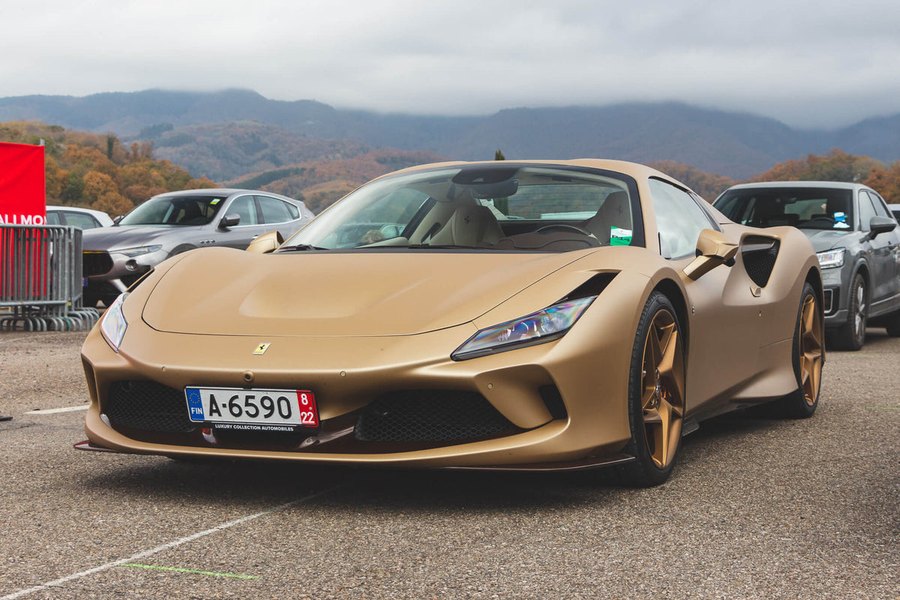 Ferrari in Oro Chiaro Opaco — F8 Spider (ROSSOautomobili)