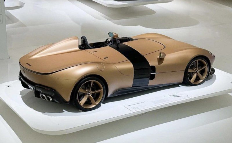 Ferrari in Oro Opaco (Ferrari Colors blog)