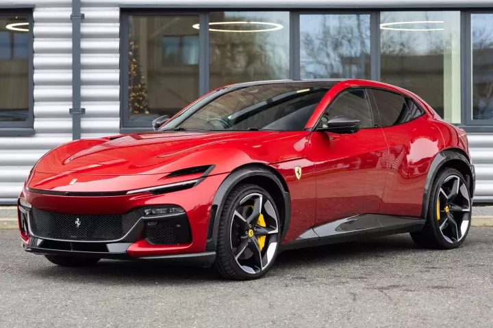 Ferrari in Rosso Fuoco — Purosangue (carpaints.co)