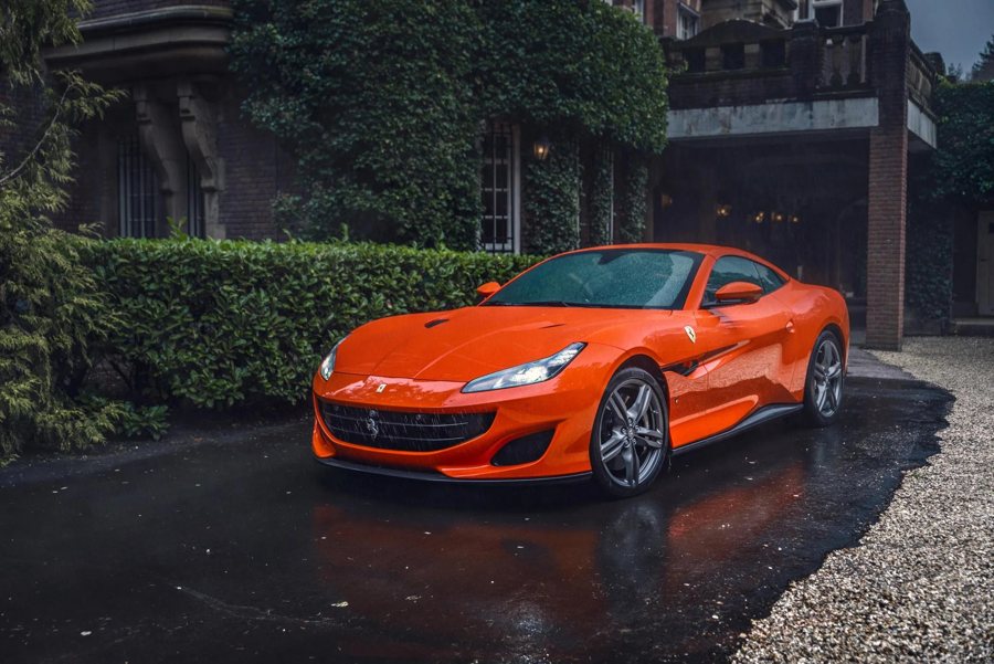 Ferrari in Rosso Dino — Portofino (ROSSOautomobili)