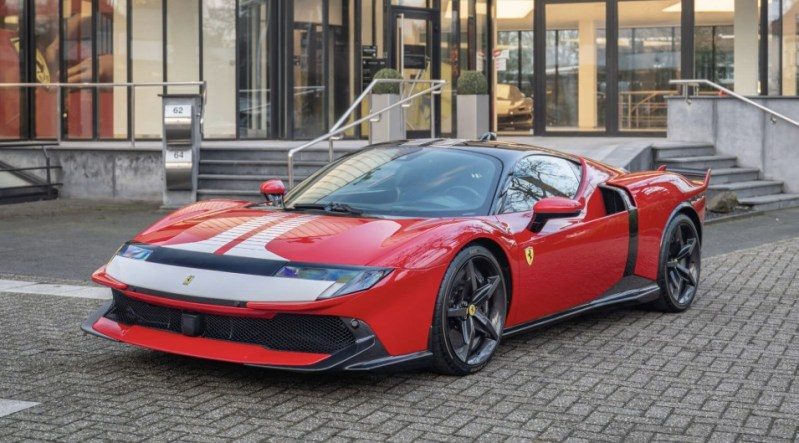 Ferrari in Rosso Fiammante (Ferrari Colors blog)