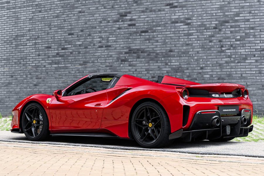 Ferrari in Rosso Fuoco — 488 Pista Spider (ROSSOautomobili)