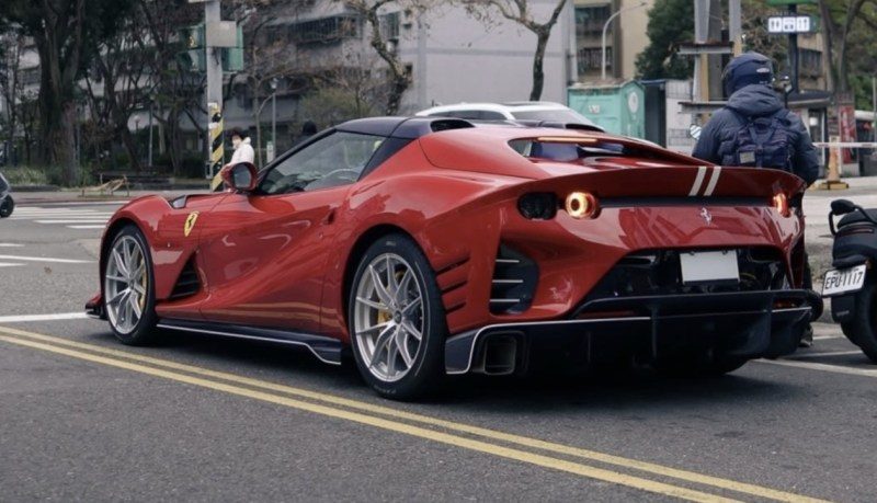 Ferrari in Rosso Kapoor (Ferrari Colors blog)