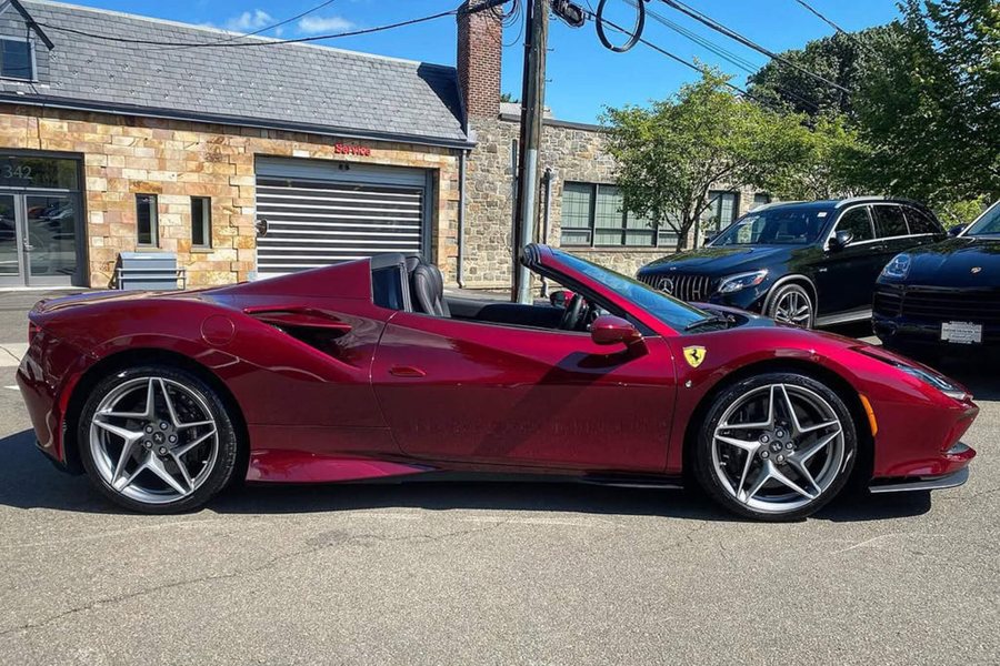 Ferrari in Rosso Libano — F8 Spider (ROSSOautomobili)
