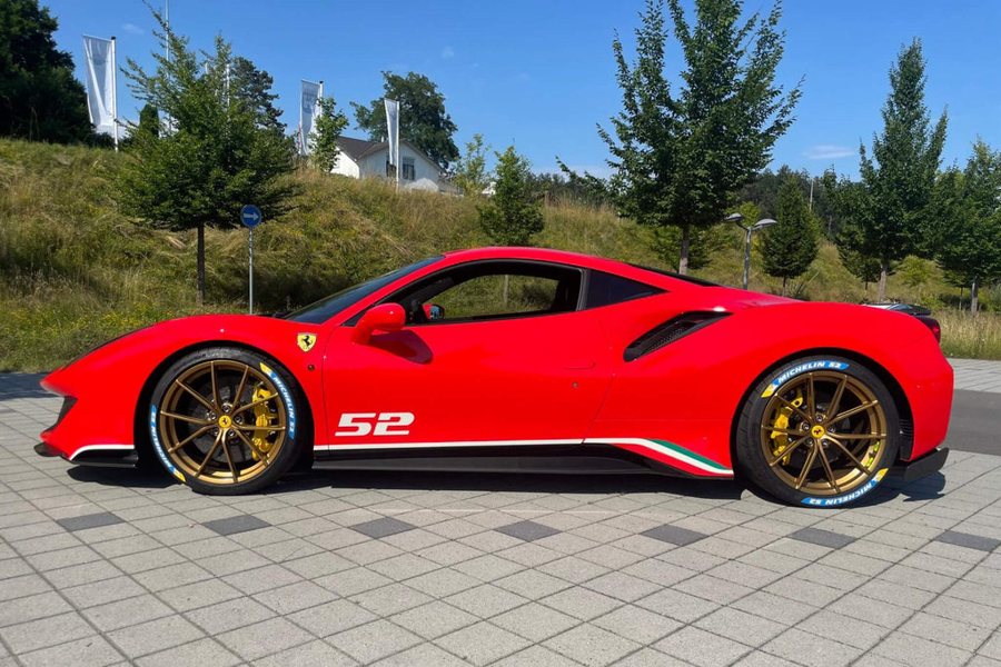 Ferrari in Rosso Marlboro — Rosso Malboro 488 Pista (ROSSOautomobili)