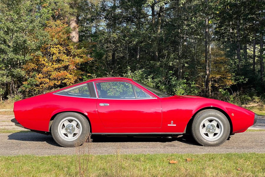 Ferrari in Rosso Nearco — 365 GTC4 (ROSSOautomobili)