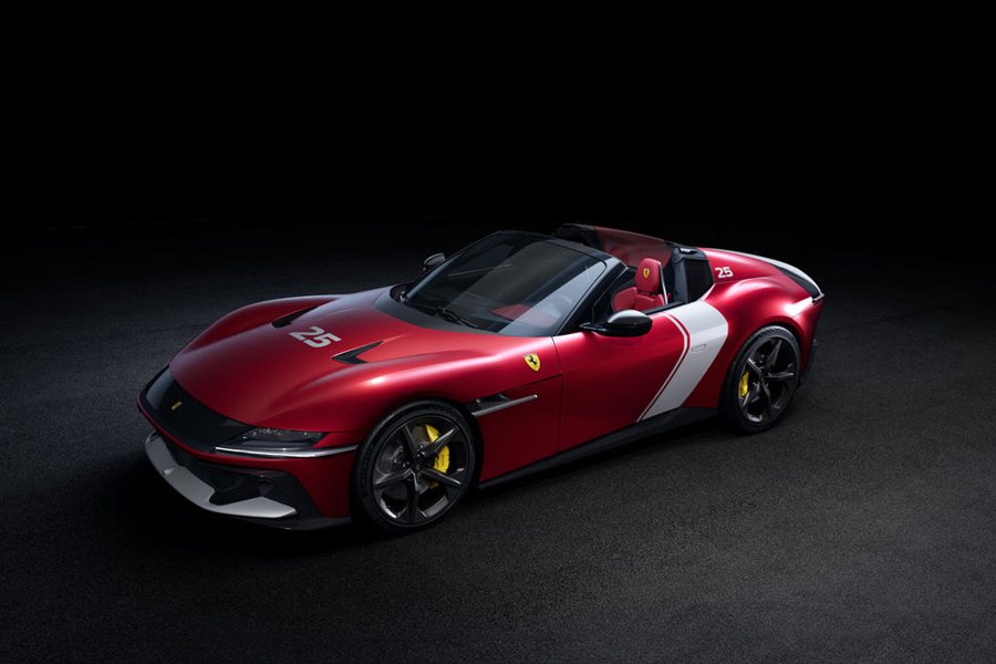 Ferrari in Rosso Racing 2025 Opaco — 12Cilindri Spider (ROSSOautomobili)