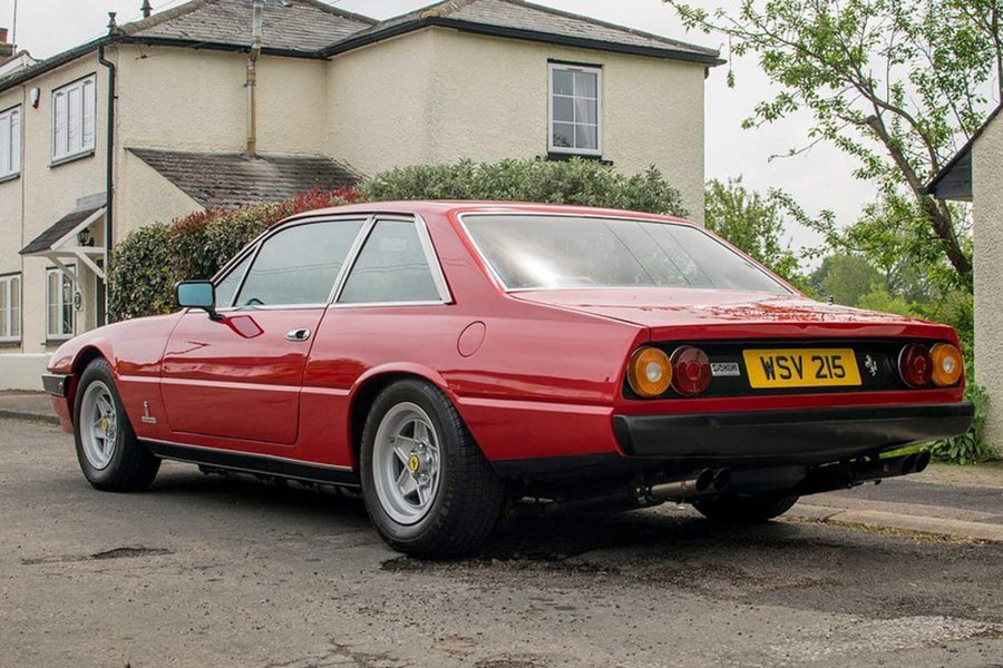 Ferrari in Rosso Sir Ivor — 400 (ROSSOautomobili)