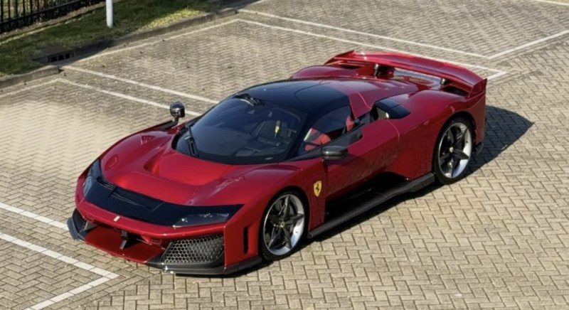 Ferrari in Rosso Supercar (Ferrari Colors blog)