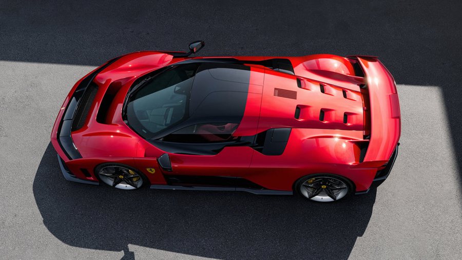 Ferrari in Rosso Supercar — F80 (ROSSOautomobili)