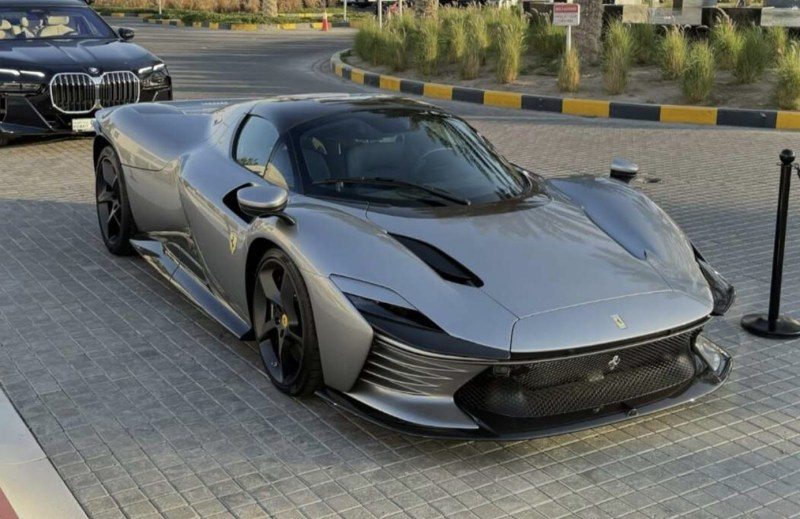 Ferrari in Sanusilver (Ferrari Colors blog)