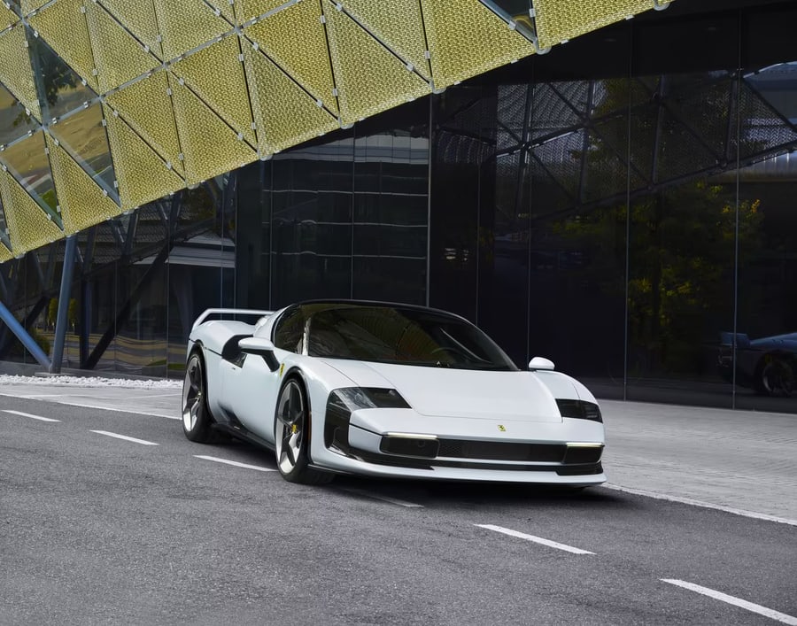 Ferrari in SC40 White — SC40 (ferrari.com)