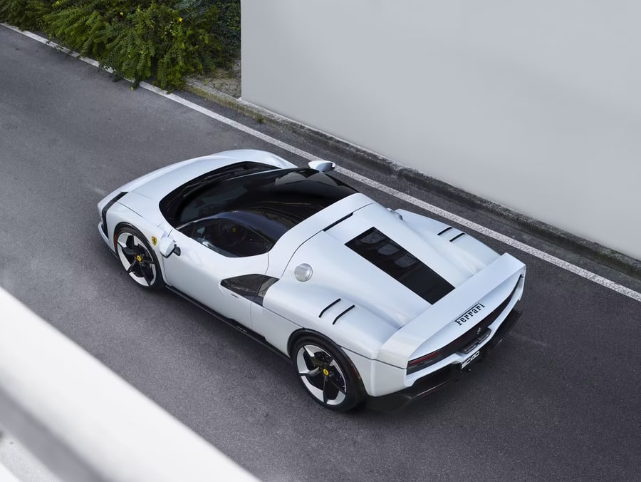 Ferrari in SC40 White — SC40 (ferrari.com)