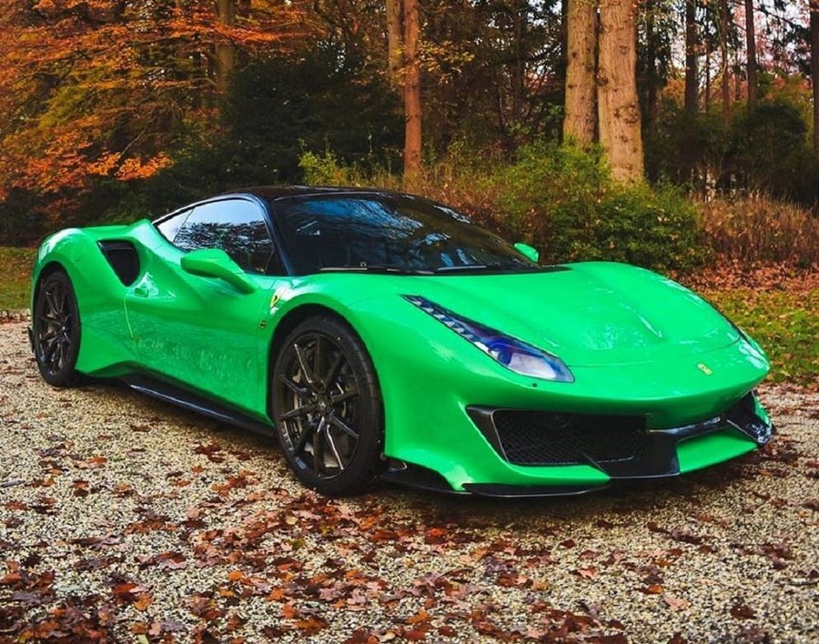 Ferrari in Signal Green — 488 Pista (ROSSOautomobili)