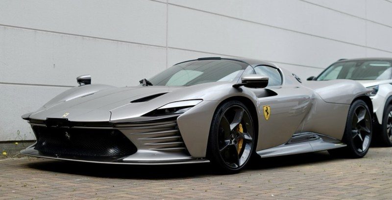 Ferrari in Taha Silver (Ferrari Colors blog)