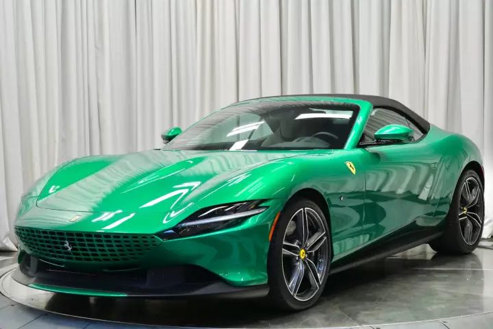 Ferrari in Green Jewel — Roma Spider (carpaints.co)