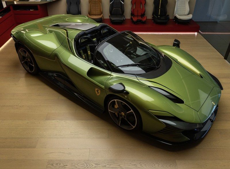 Ferrari in Verde Aurora (Ferrari Colors blog)