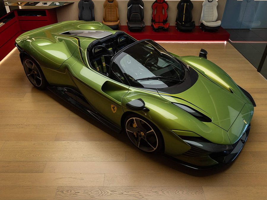 Ferrari in Verde Aurora — Daytona SP3 (ROSSOautomobili)