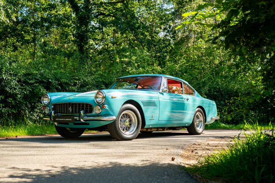 Ferrari in Verde Azzurro Taormina — 250 GT 2+2 (ROSSOautomobili)