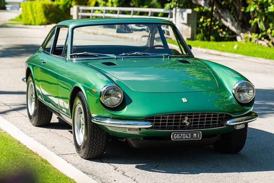 Ferrari in Verde Bahram — 365 GTC (ROSSOautomobili)
