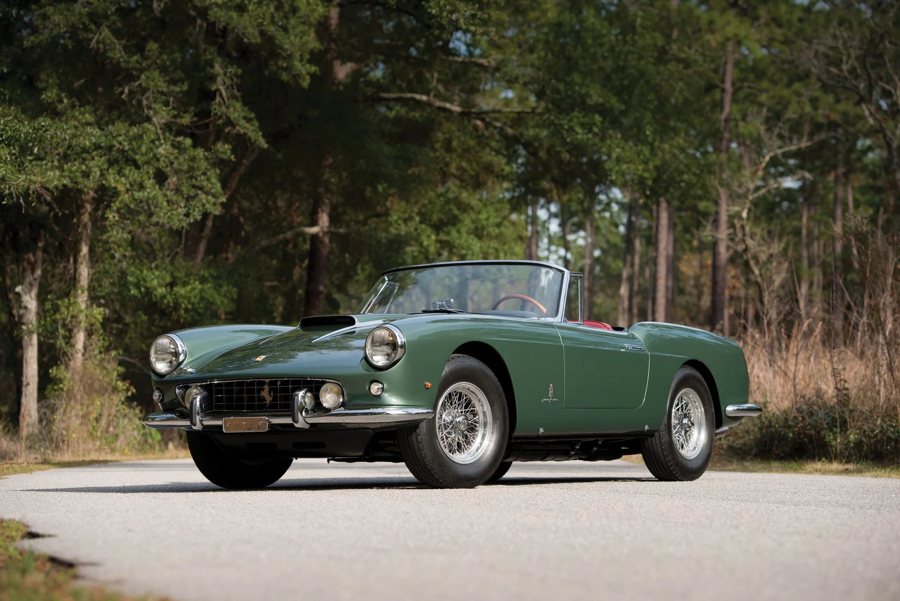 Ferrari in Verde Bottiglia — 400 Superamerica (ROSSOautomobili)