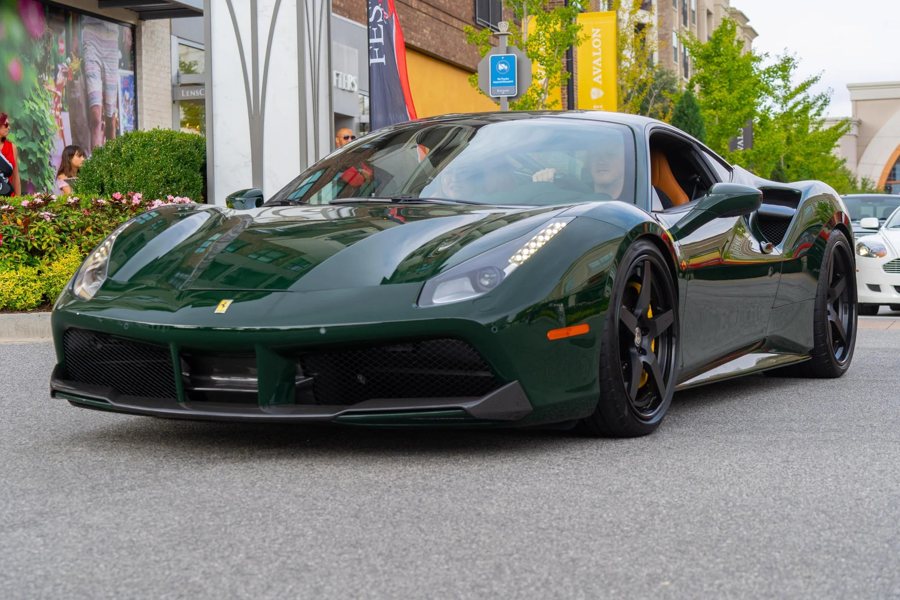 Ferrari in Verde British Racing — 488 GTB (ROSSOautomobili)