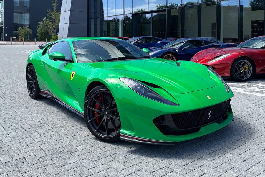 Ferrari in Verde Lupo — 812 Superfast (ROSSOautomobili)