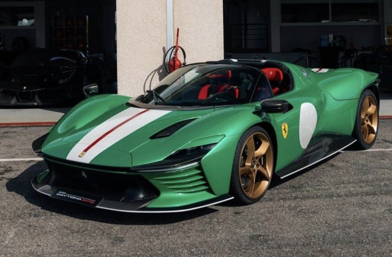 Ferrari in Verde Mallie (Ferrari Colors blog)