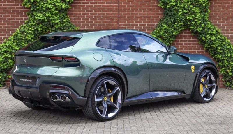 Ferrari in Verde Minerale (Ferrari Colors blog)