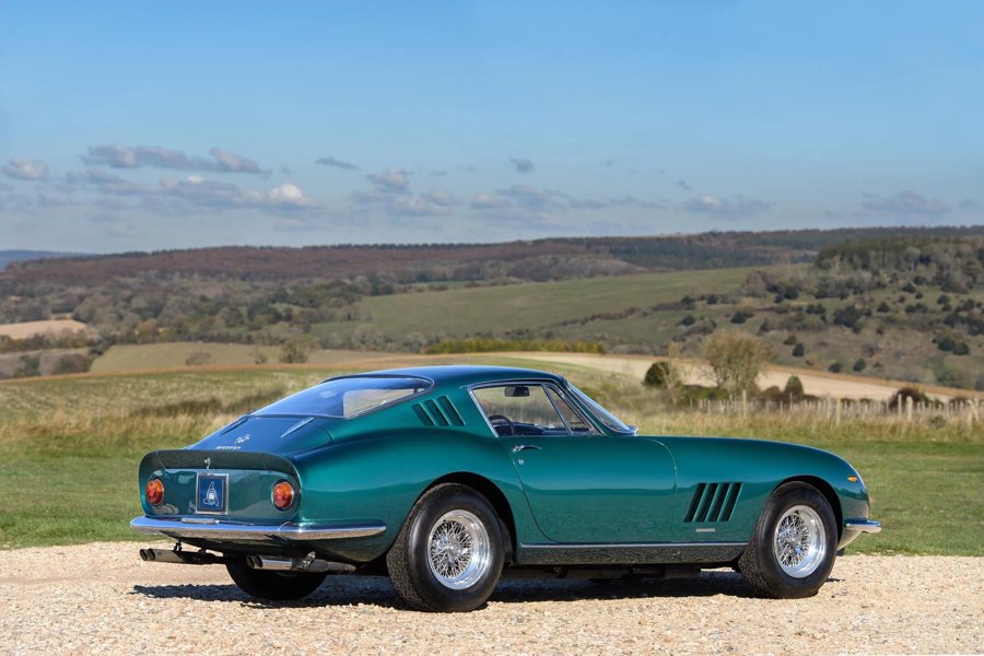 Ferrari in Verde Pino — 275 GTB (ROSSOautomobili)