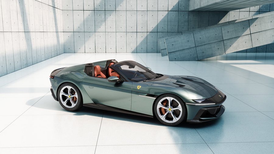 Ferrari in Verde Toscana — 12Cilindri Spider (ROSSOautomobili)