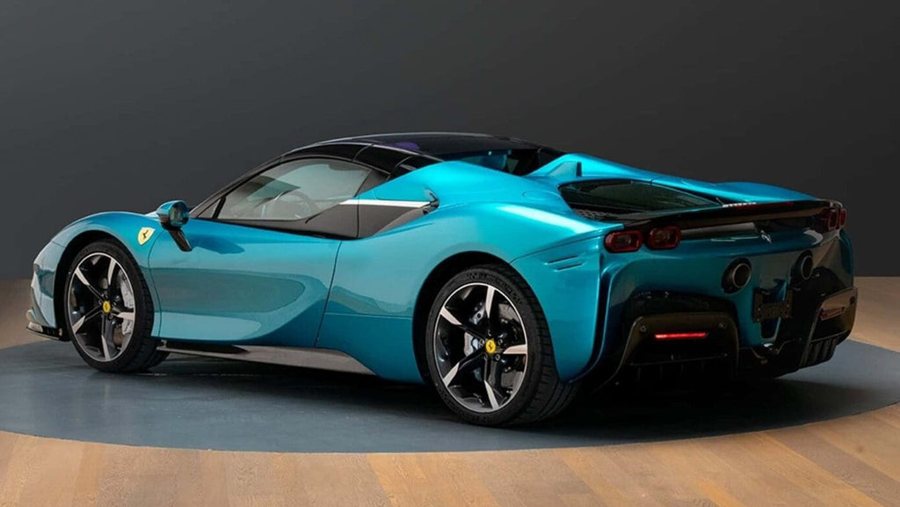 Ferrari in Verde Wojo — SF90 Spider (ROSSOautomobili)