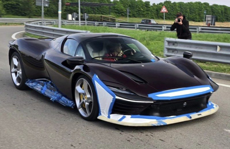 Ferrari in Vinaccia (Ferrari Colors blog)