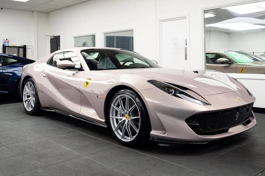 Ferrari in Vintage Rose Lucido — 812 GTS (ROSSOautomobili)