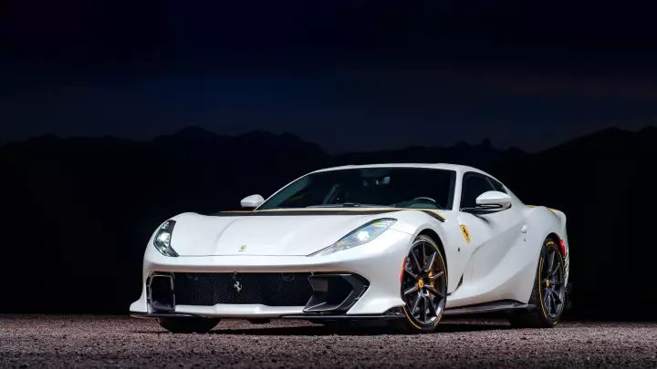 Ferrari in Bianco Italia — 812 Competizione (carpaints.co)
